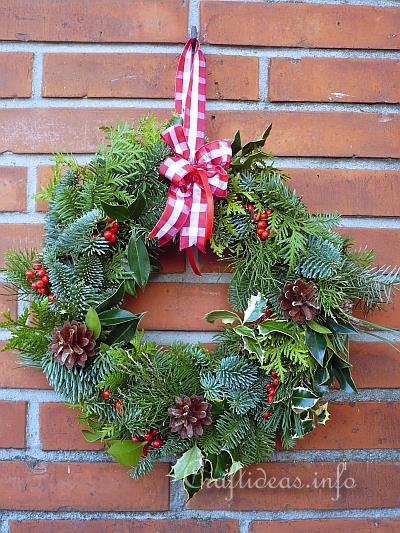 Crafting for Holidays - Christmas Craft - Evergreen Wreath